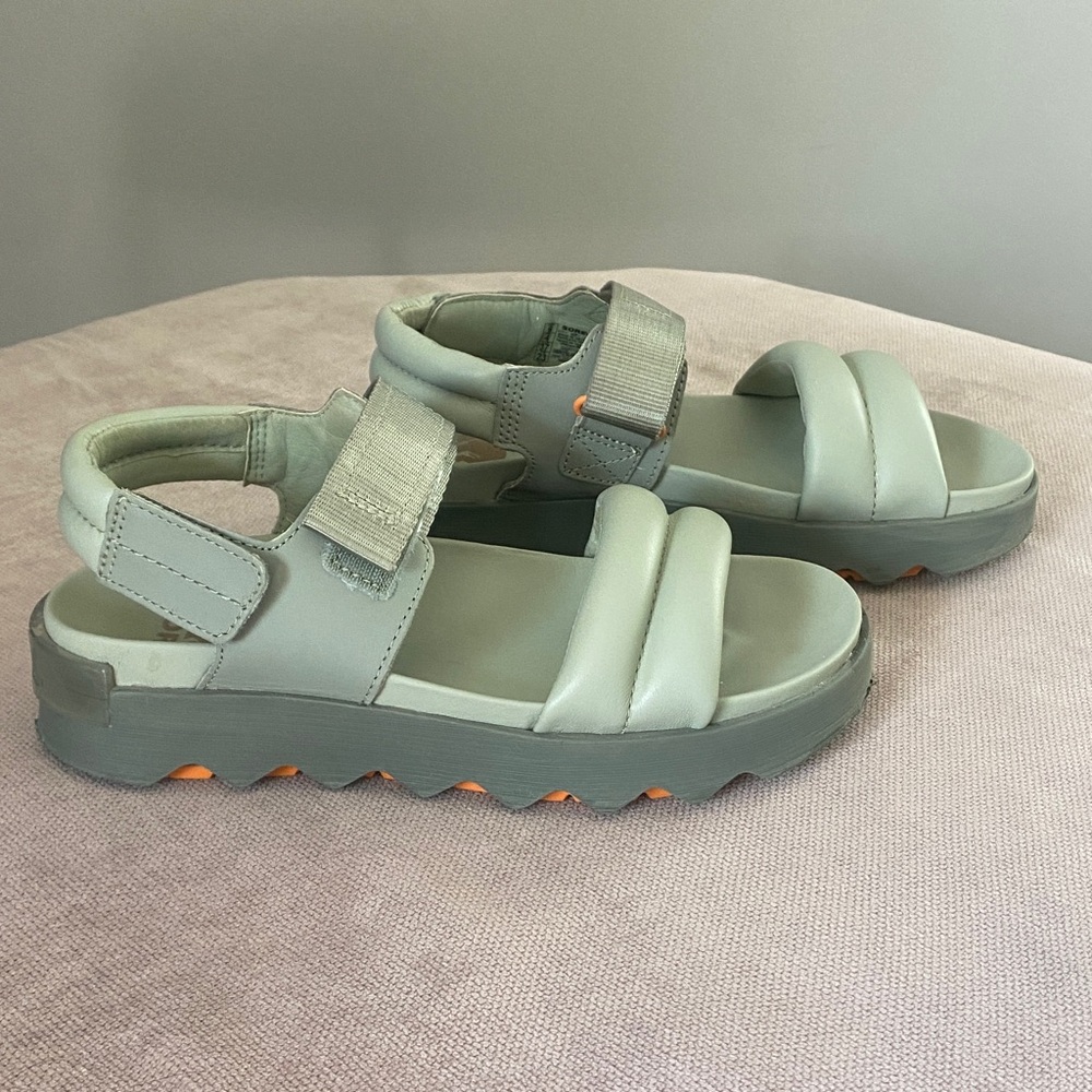 SOREL VIBE SPORT SANDAL. Chunky Padded Strap Sandals in Sage Green